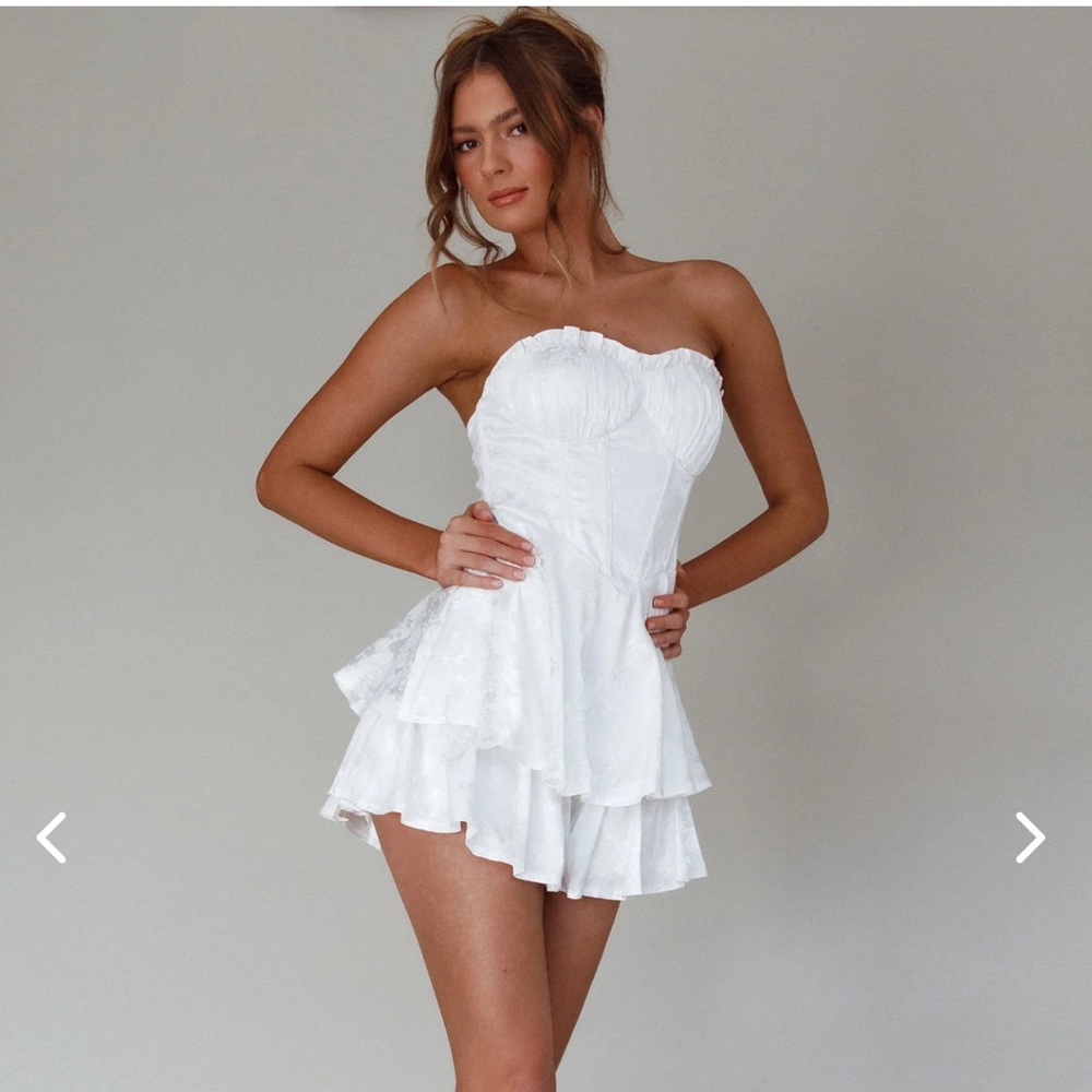 Selfie Leslie White Corset Dress